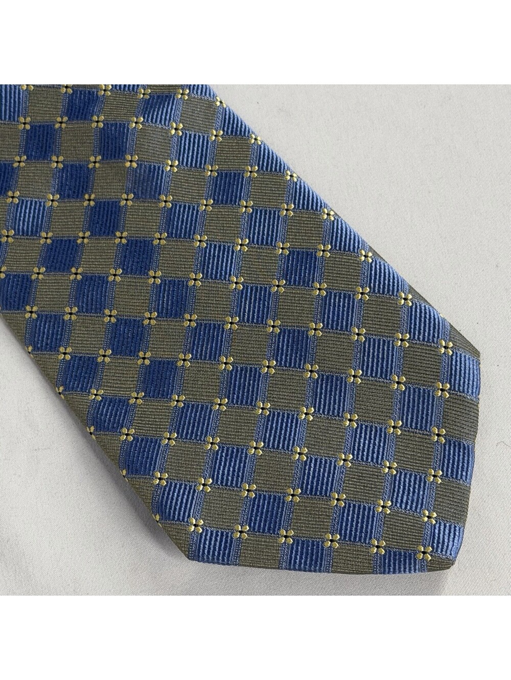 Daniel Cremieux Green & Blue Geometric 100% Silk Neck Tie   58 x 4 inches  C25